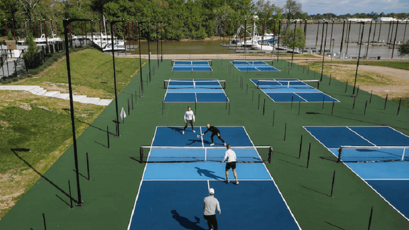 Nhiệt độ là yếu tố quan trọng cần được xem xét trong quá trình thi công sân pickleball